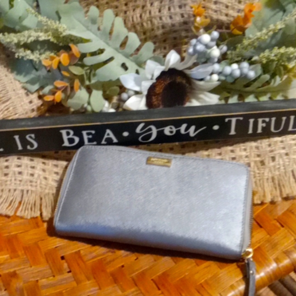 KATE SPADE WALLET *****Authentic***